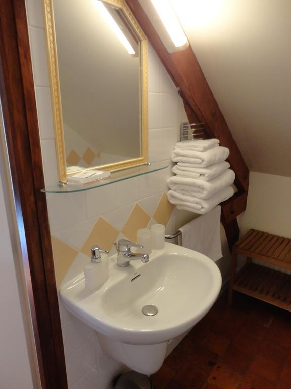 Отель Manoir Bonpassage Thury  Экстерьер фото